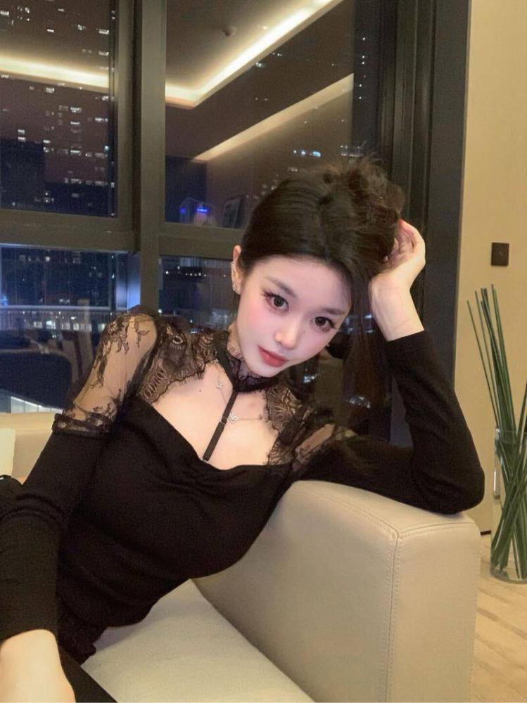 厦门超好福建性感小妹三点粉小穴嘴巴很紧丝足