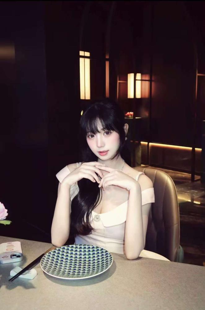 闵行区上海闵行温柔甜美小薇，三点粉嫩服务好站街女
