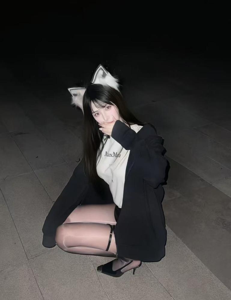 [陕西-西安]陕西黑丝包臀裙夜店女郎陪酒赔到床上去了功夫贼拉好
