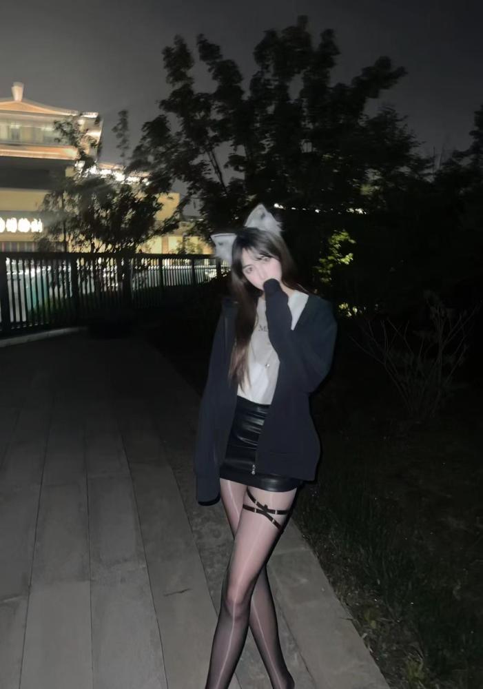 [陕西-西安]陕西黑丝包臀裙夜店女郎陪酒赔到床上去了功夫贼拉好