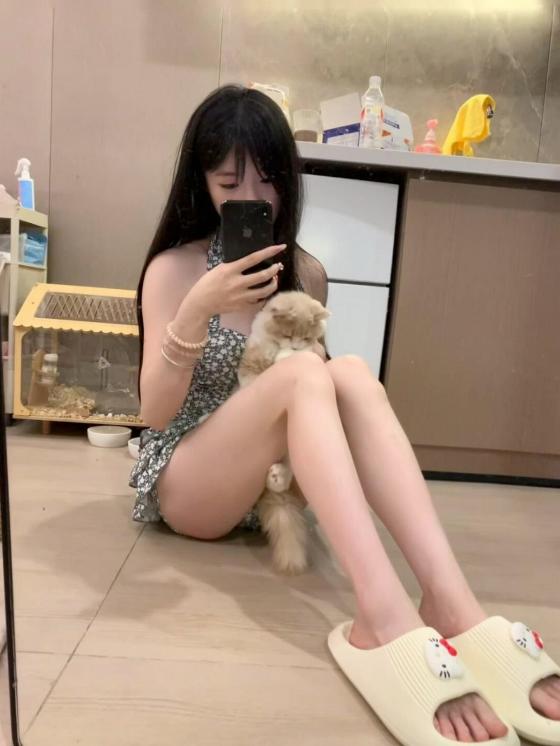 贵阳贵州20岁嫩妹笑笑巨乳