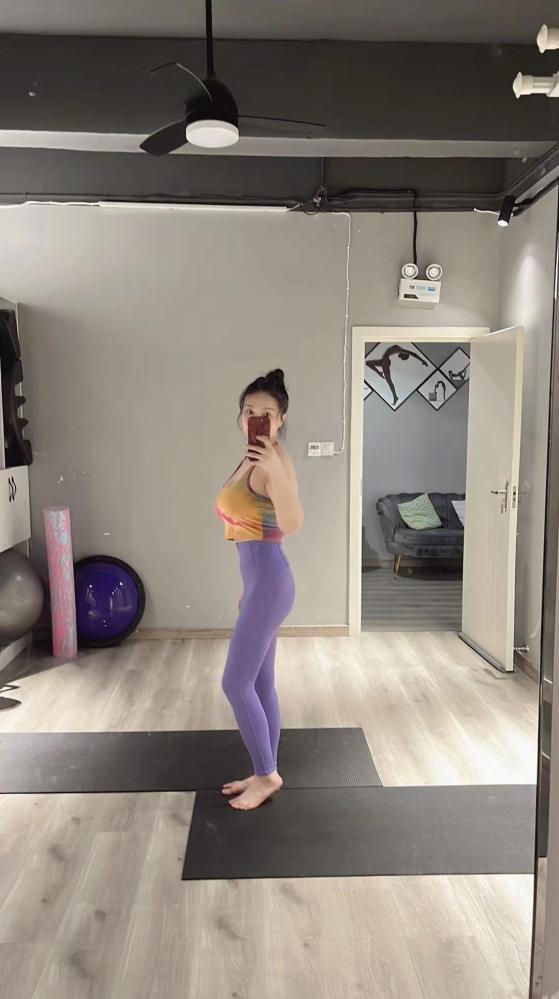 佛山广东性感瑜伽姐姐人美逼紧水多多黑丝