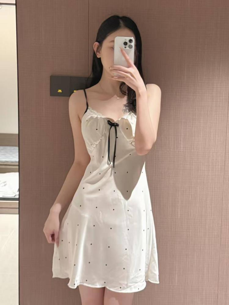 [新疆-乌鲁木齐]新疆小妹兼职下海超级粉嫩听话乖巧顶级颜值火辣身材可角色扮演可外出