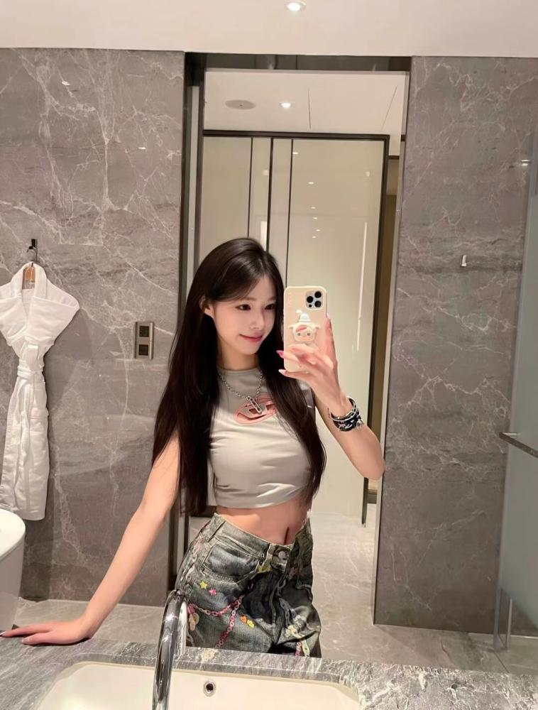 洛阳河南高挑颜值女神清纯甜美圣水多丝足