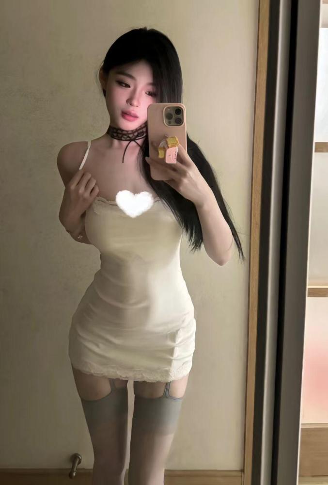 沙坪坝区重庆颜值嫩妹小逼粉粉很干净忍不住69又滑又紧阿姨