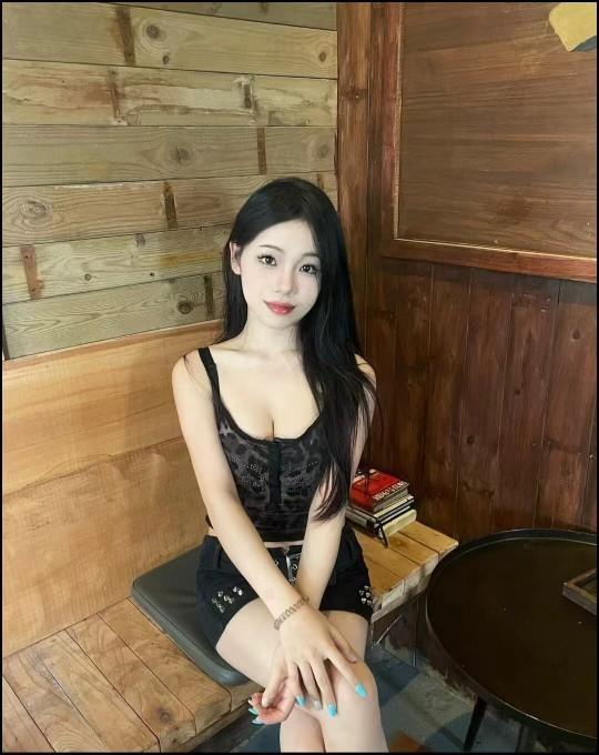 浦东新区上海黑丝性感骚妹灵活小舌头外围
