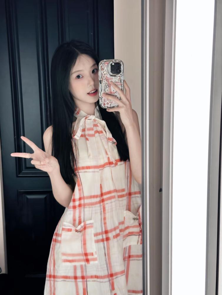 成都四川绝美尤物白嫩勾魂小少妇~鲍鱼粉.性感身材 肤白貌美 妩媚动人 技术一流 淫水超多丝足