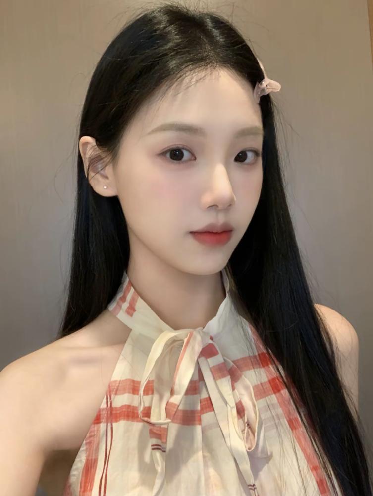 成都四川绝美尤物白嫩勾魂小少妇~鲍鱼粉.性感身材 肤白貌美 妩媚动人 技术一流 淫水超多丝足