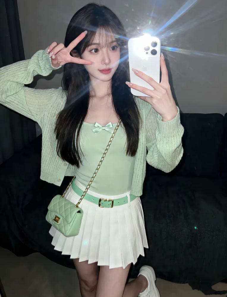 浦东新区上海一个刚下海不久的极品白虎妹妹推油