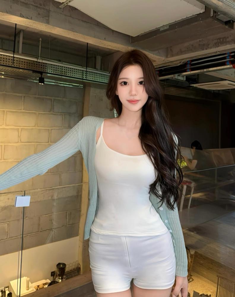 闵行区上海清纯学妹初次下海听指挥大保健