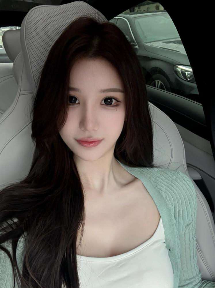 闵行区上海清纯学妹初次下海听指挥大保健