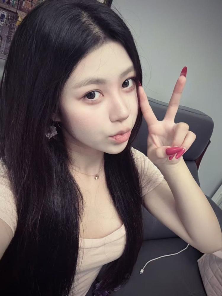 福州欣欣美女服务主动又很骚浪推油