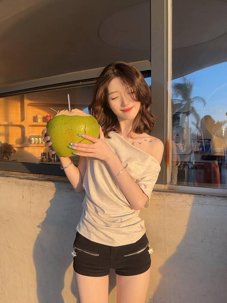 享受淄博泄火嫩妹长腿翘臀啪的爽打炮