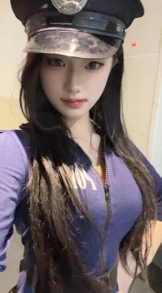 超爽烟台老师颜值高逼紧水多半套