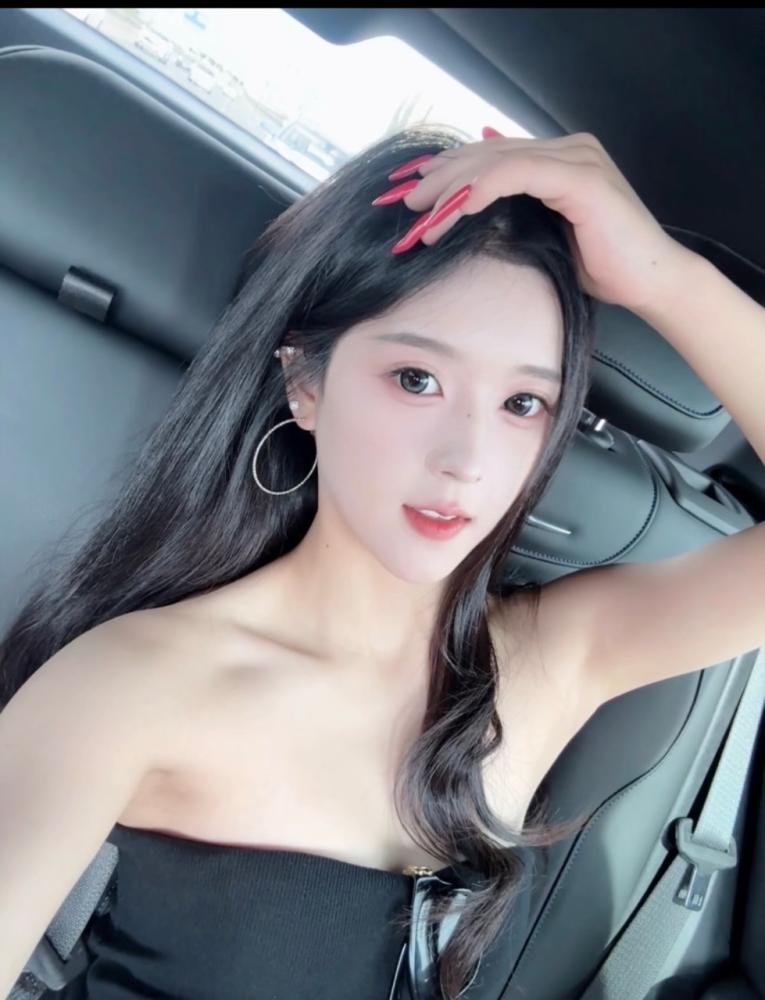 性感风骚圆润妹妹全套服务