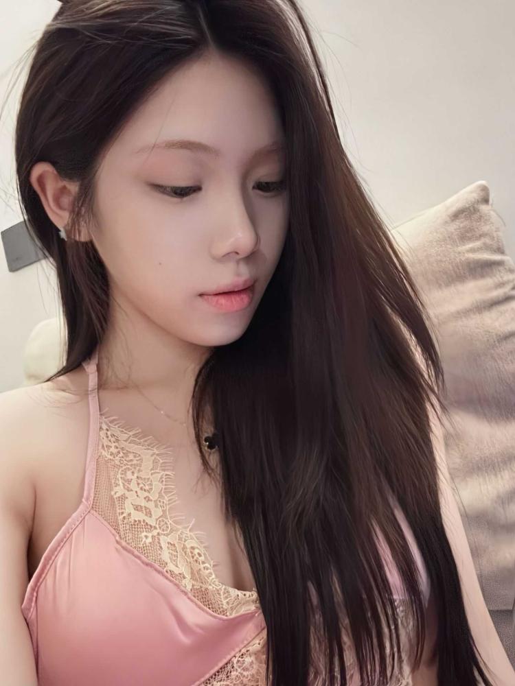 享受长腿细腰肉弹美臀楼凤