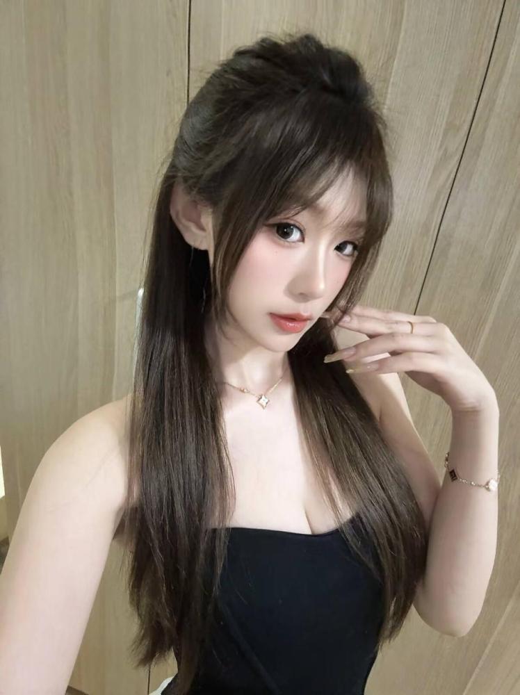 好爽的妹子，喜欢的姿势都会配合