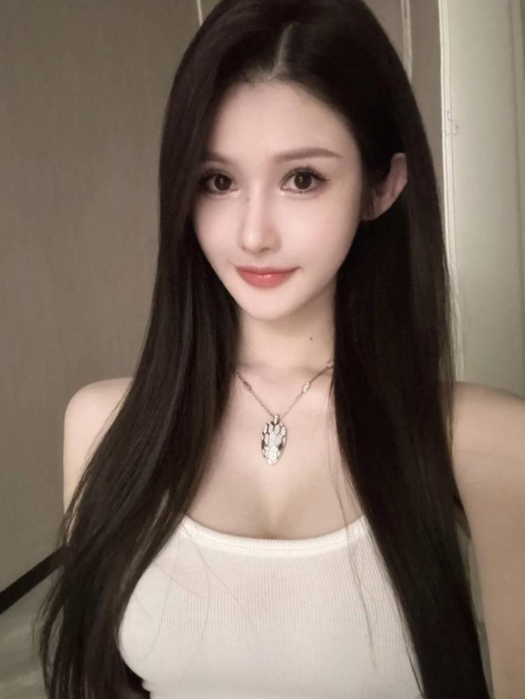 超好高颜值巨乳妹妹泄火爽桑拿