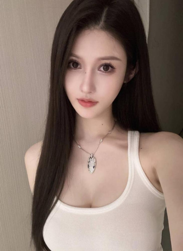 超好高颜值巨乳妹妹泄火爽桑拿