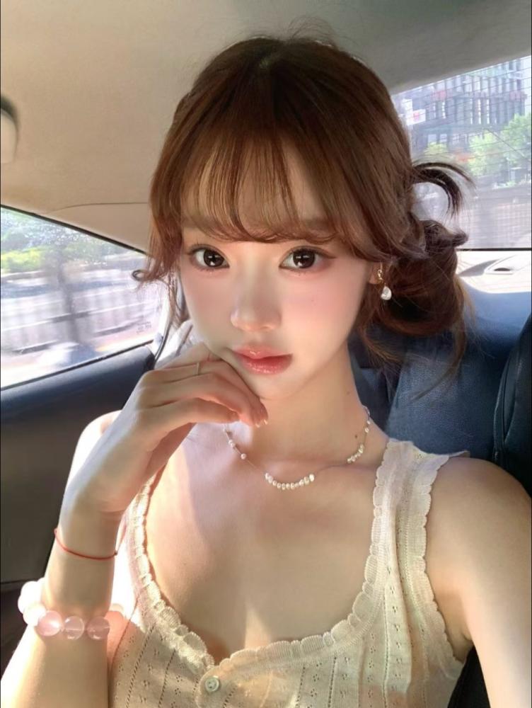 享受清纯小妹陪洗还能做2次外围