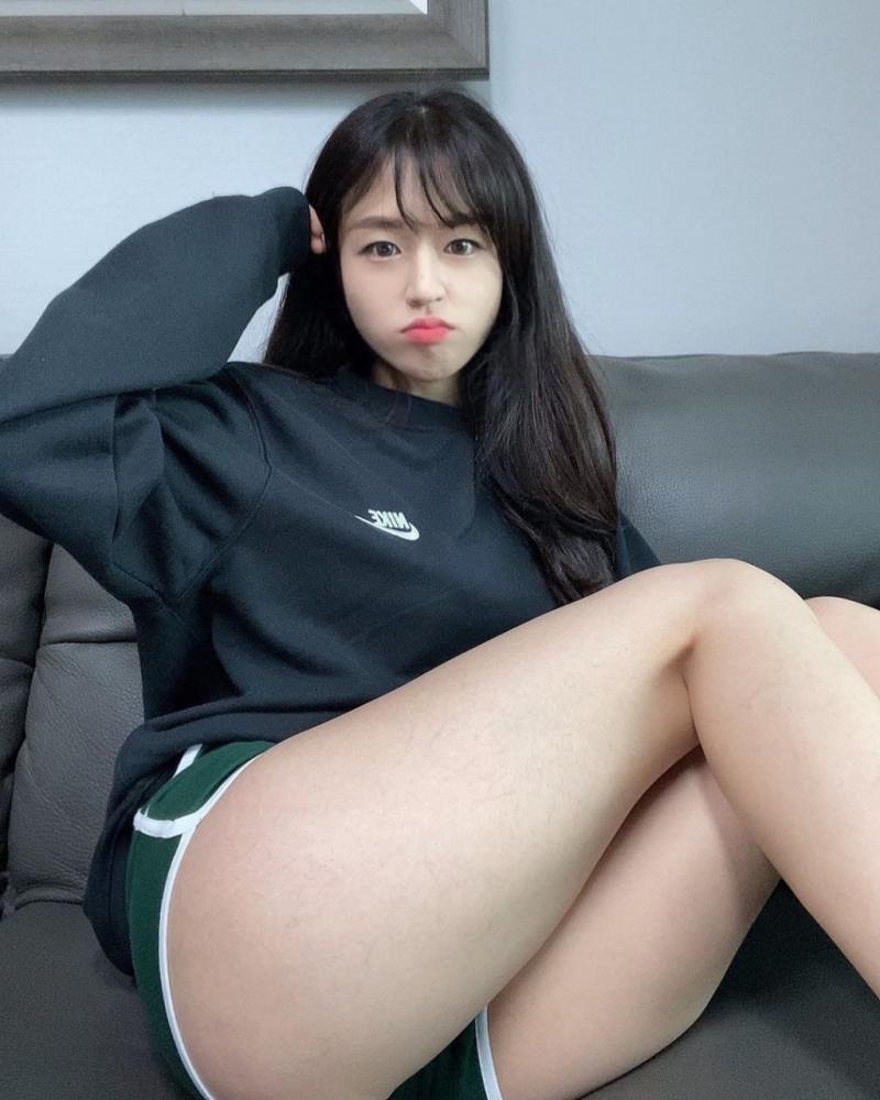 极品性感少女兼职 自带公寓QM