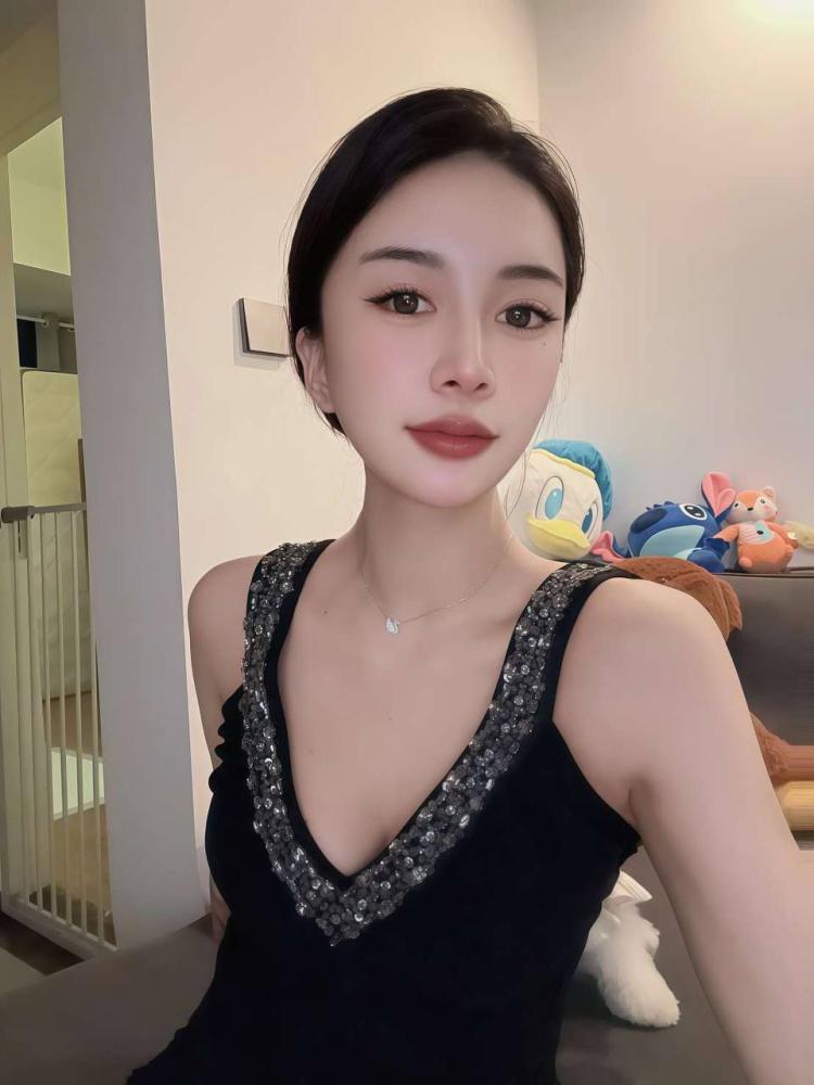 推荐淫荡性感骚货，完事付