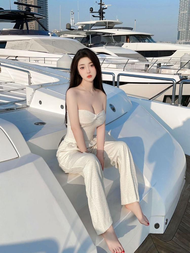 实惠学生妹，少妇，兼职，等等水嫩骚逼妹妹大胸技术好 自带公寓外围