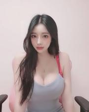 极品女友感三点粉真人真照逼紧水多