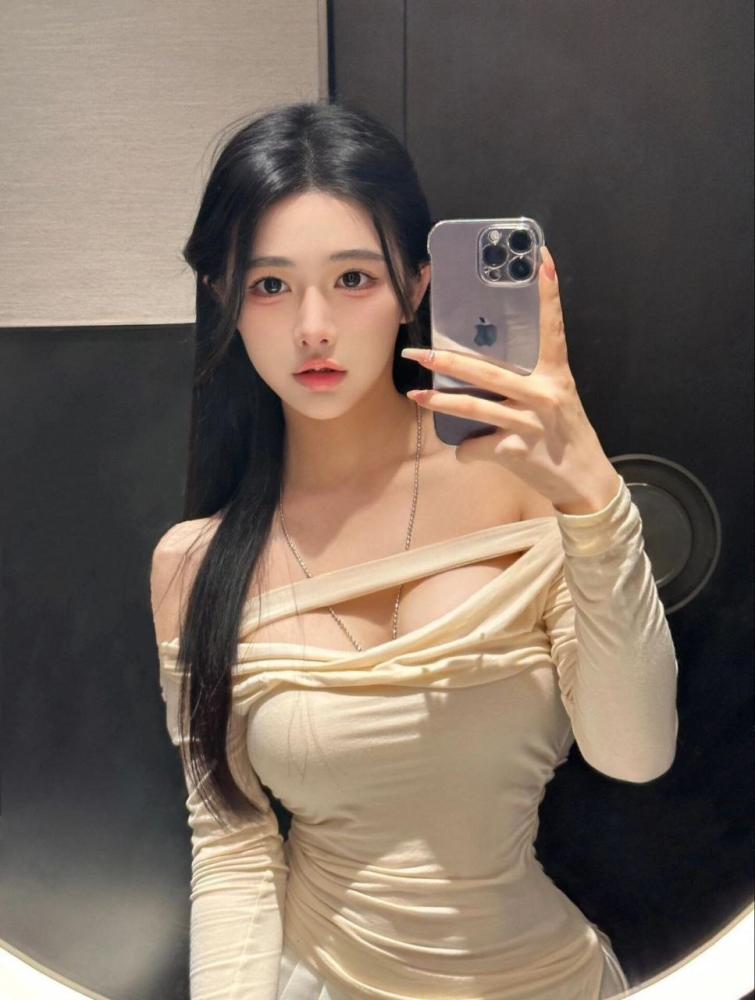 学生妹 少妇 兼职 等等骚逼妹妹大胸技术好 自带公寓特服