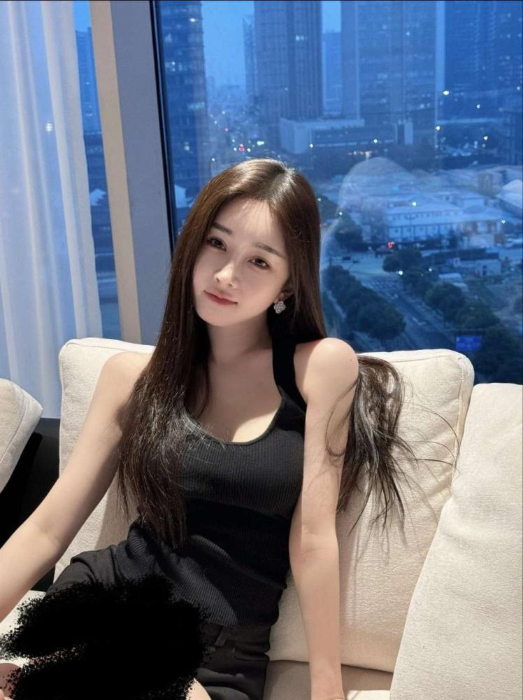 [贵州-遵义]学生妹 少妇 兼职 等等骚逼妹妹大胸技术好 自带公寓