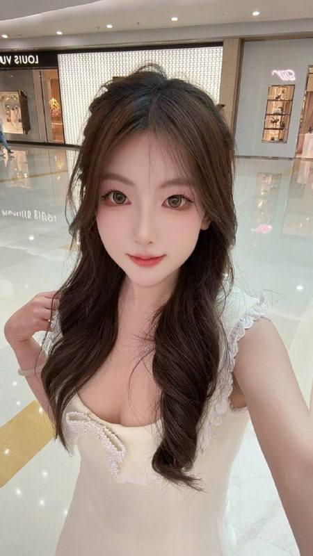 享受学生妹深喉b紧水多