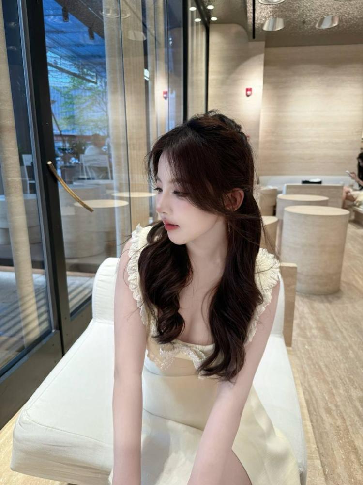 享受学生妹深喉b紧水多