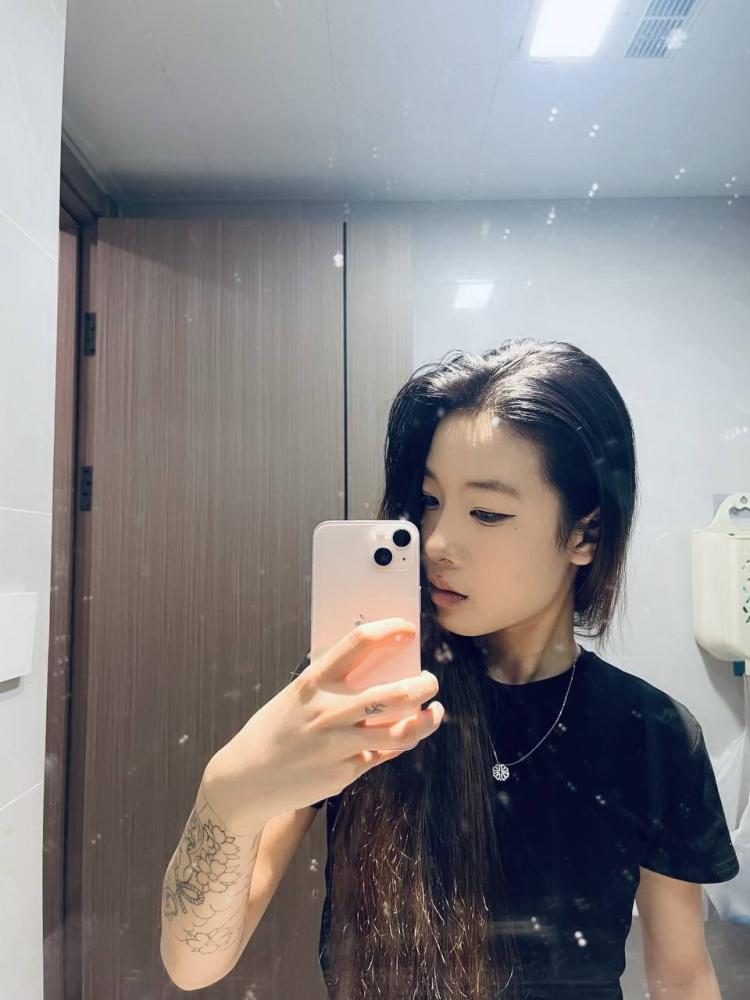 性感黑丝骚逼