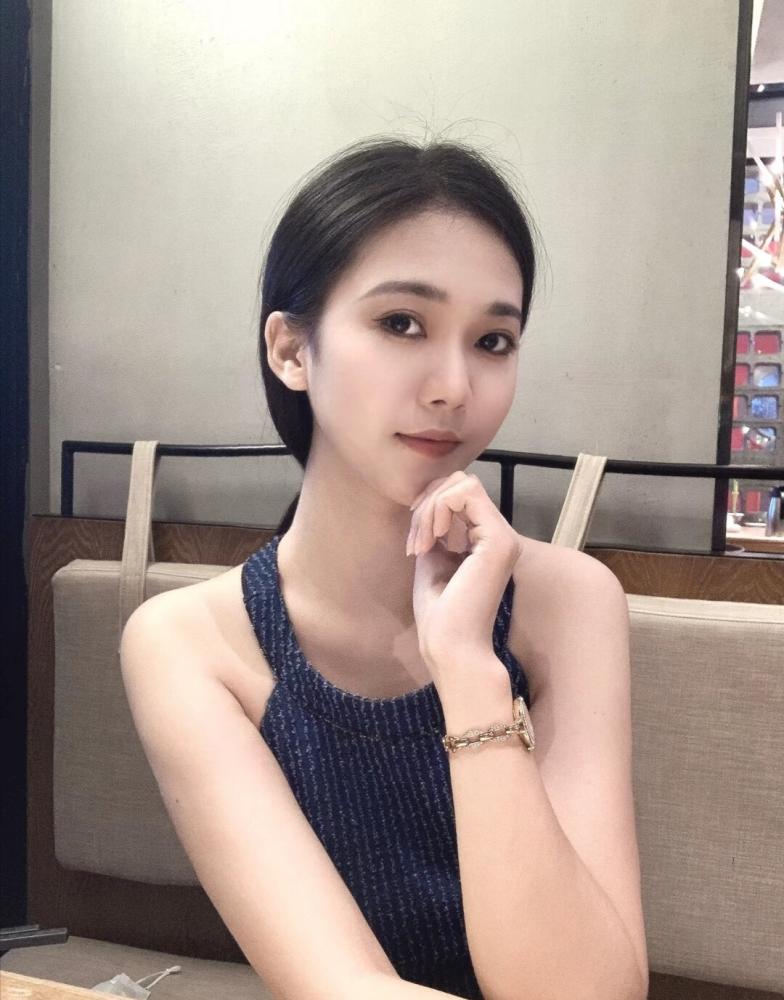 大胸长腿御姐自做