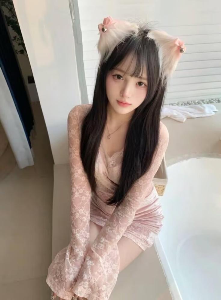 清纯女大学生兼职皮肤白嫩
