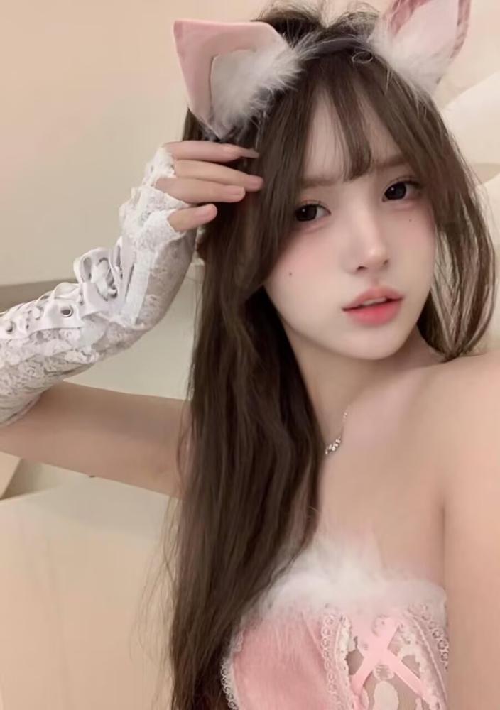 清纯女大学生兼职皮肤白嫩
