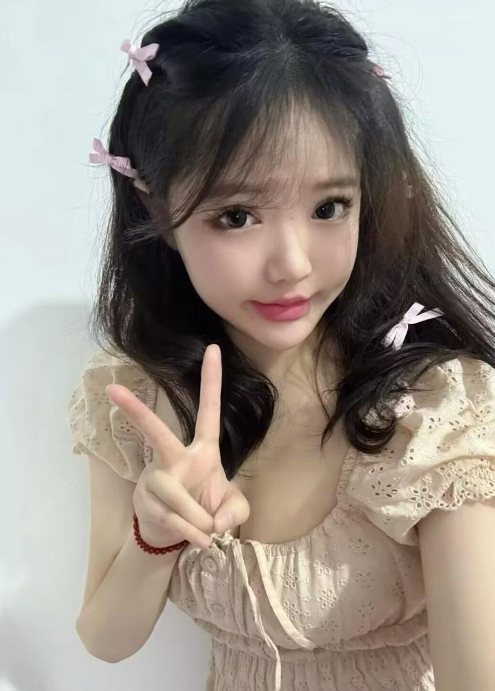 兼职老师皮肤白性感长腿刚刚下海