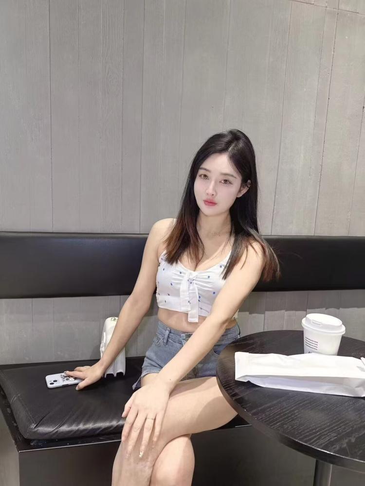 勾搭的前台妹子水很多