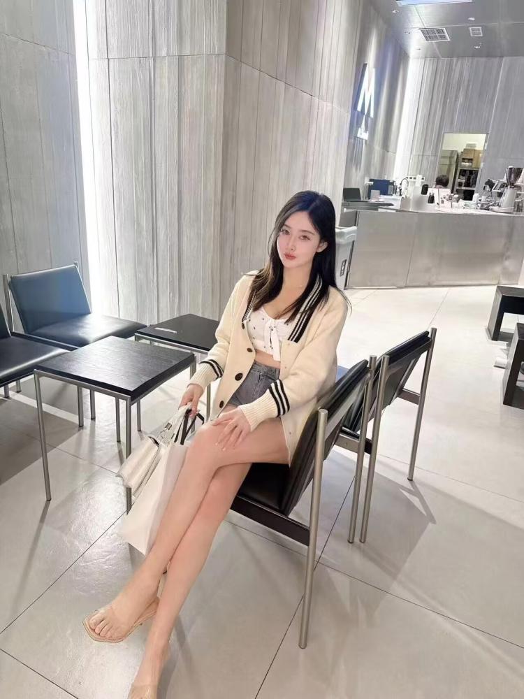 勾搭的前台妹子水很多