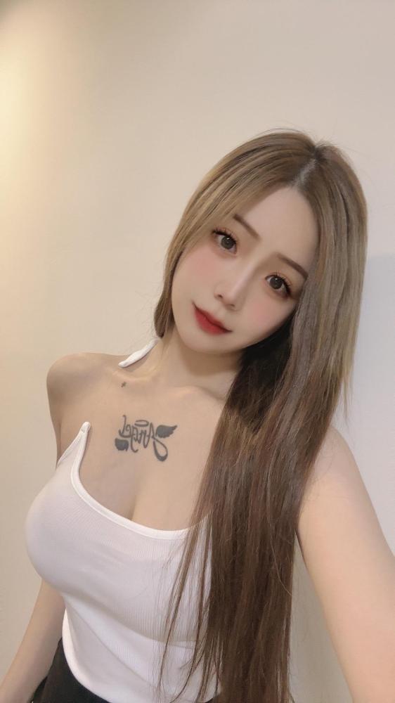 E奶高挑美少妇萝拉