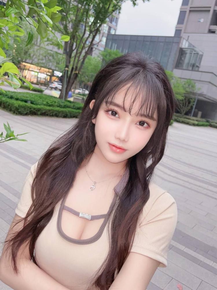 嘉兴小骚货吹箫很舒服
