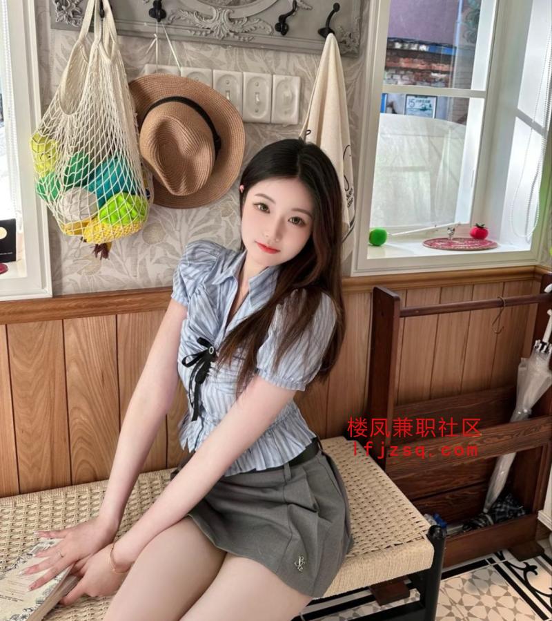 黄岛纯欲超强老师