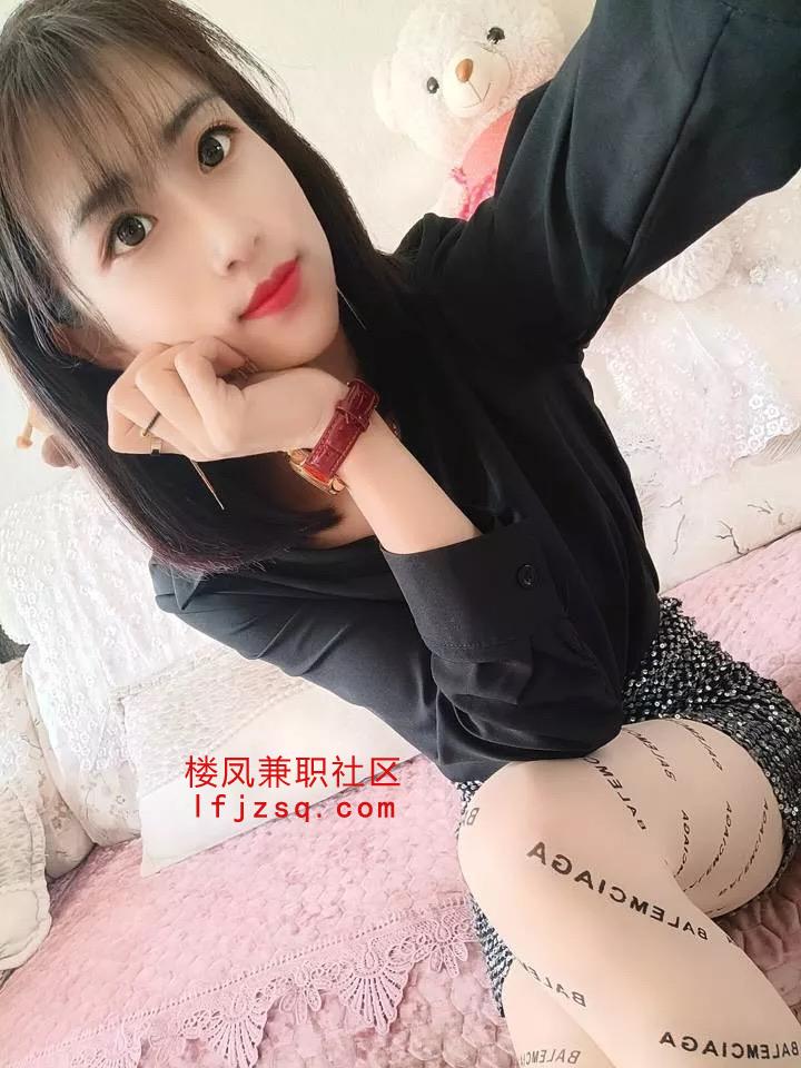 大灯肤白少妇