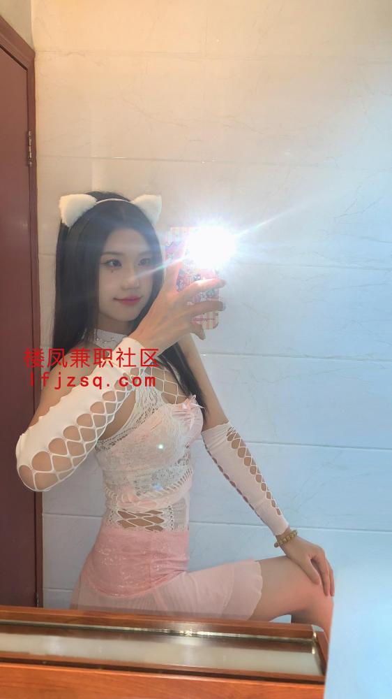 武进大屁股反差妹