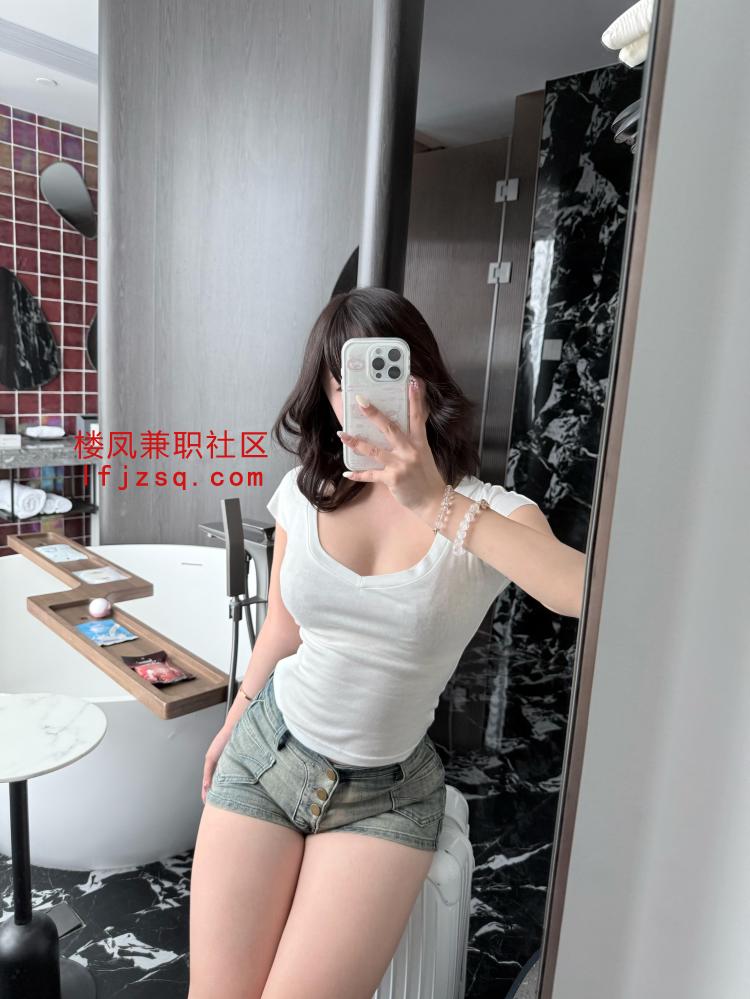 三点粉肤白貌美小妖精