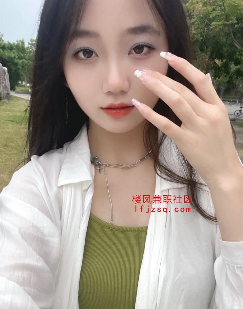 粉嫩高颜软妹