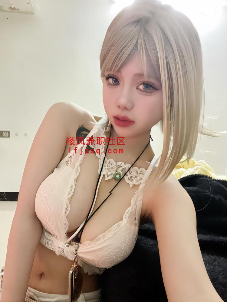 重庆大胸翘臀骚货干净又紧致