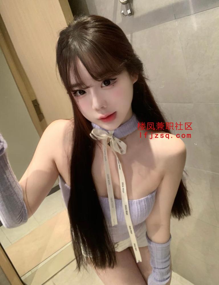 服务系美女值得不催钟，粉嫩可爱会夹会挑逗