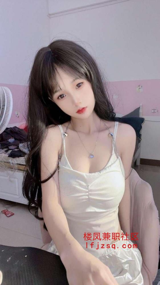 大胸萝莉刚破处特别敏感很容易高潮夹吸