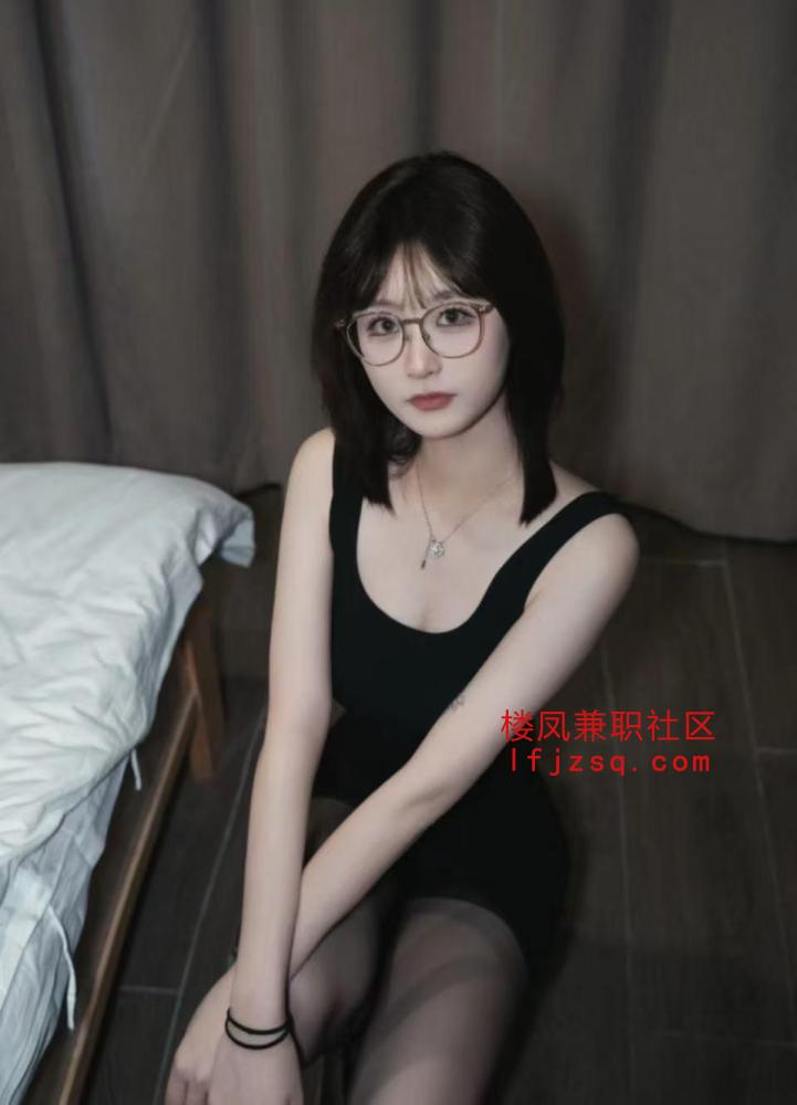 黑丝长腿御姐下面粉嫩